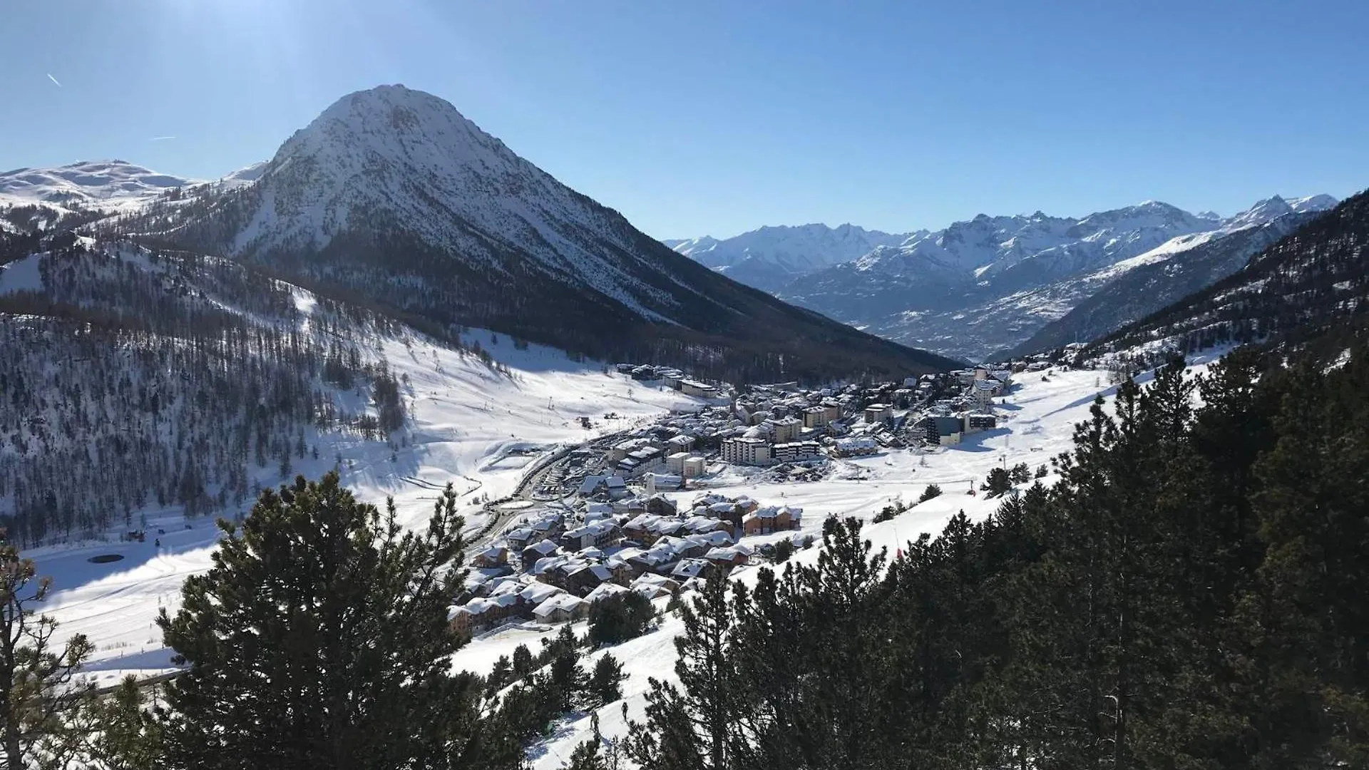 Cosy Apartment In The Mountain Charme Montgenevre France