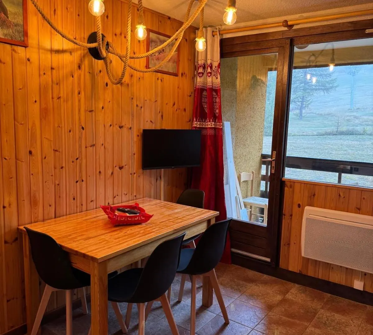 Cosy Apartment In The Mountain Charme Montgenevre 0*,